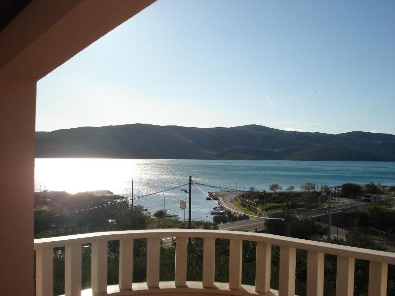 Deluxe Two-Bedroom Apartment with Balcony and Sea View image 1