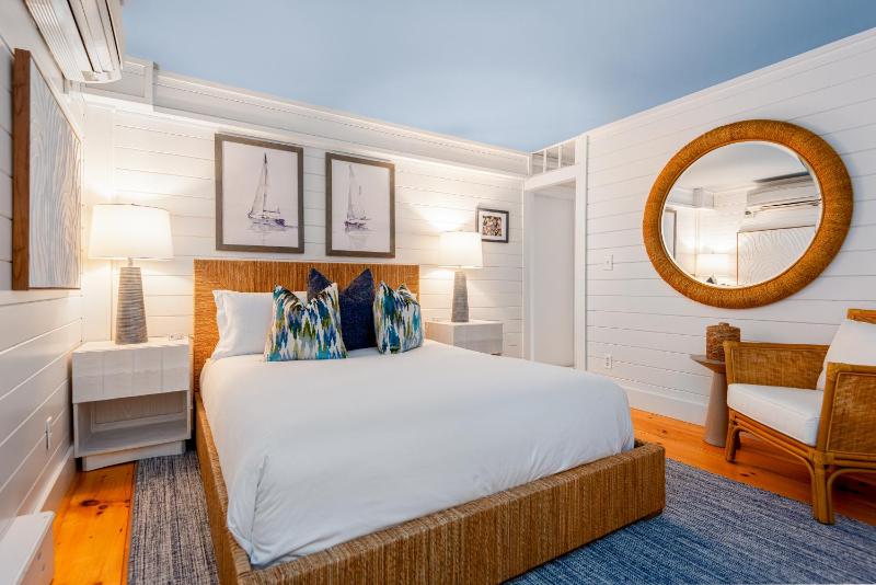 Queen Room image 1