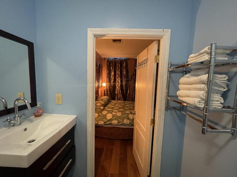 Budget Double Room image 3