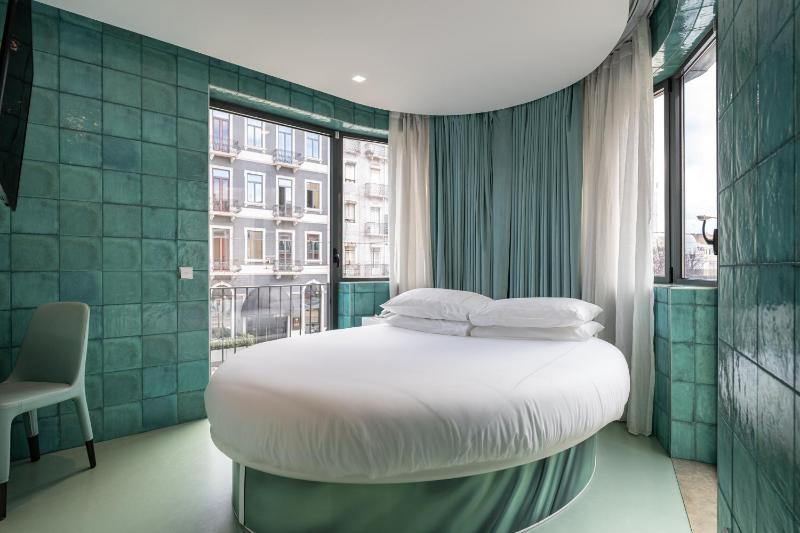 Deluxe Double Room image 1