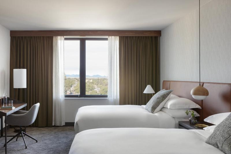 Queen Room with Two Queen Beds and Mountain View - Non-Smoking image 2