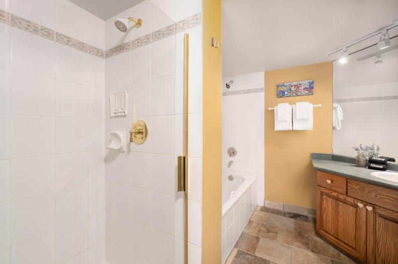 2BR in The Lynx Family Sized Mountain Views Private Balcony Tranquil Location Parking - image 17