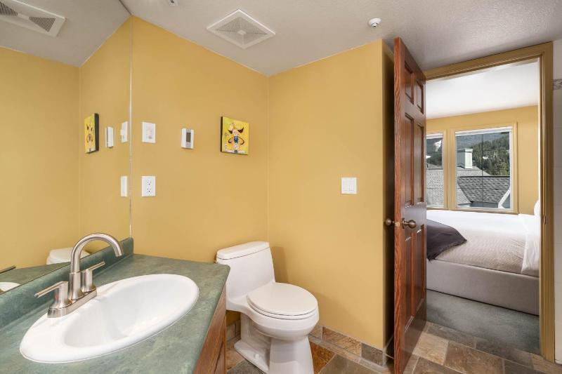 2BR in The Lynx Family Sized Mountain Views Private Balcony Tranquil Location Parking - image 32