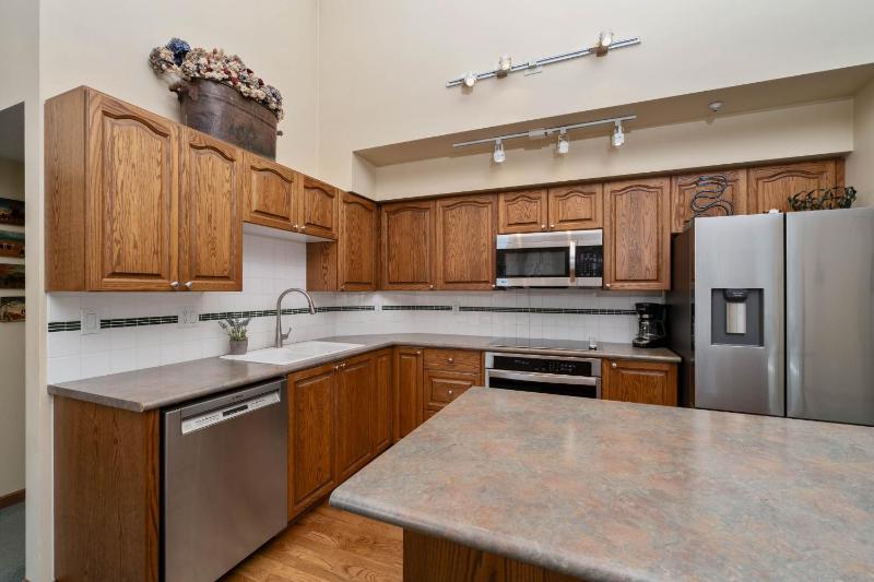 2BR in The Lynx Family Sized Mountain Views Private Balcony Tranquil Location Parking - image 27