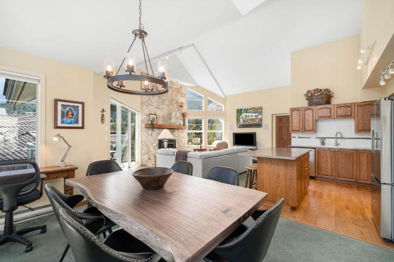 2BR in The Lynx Family Sized Mountain Views Private Balcony Tranquil Location Parking - image 28