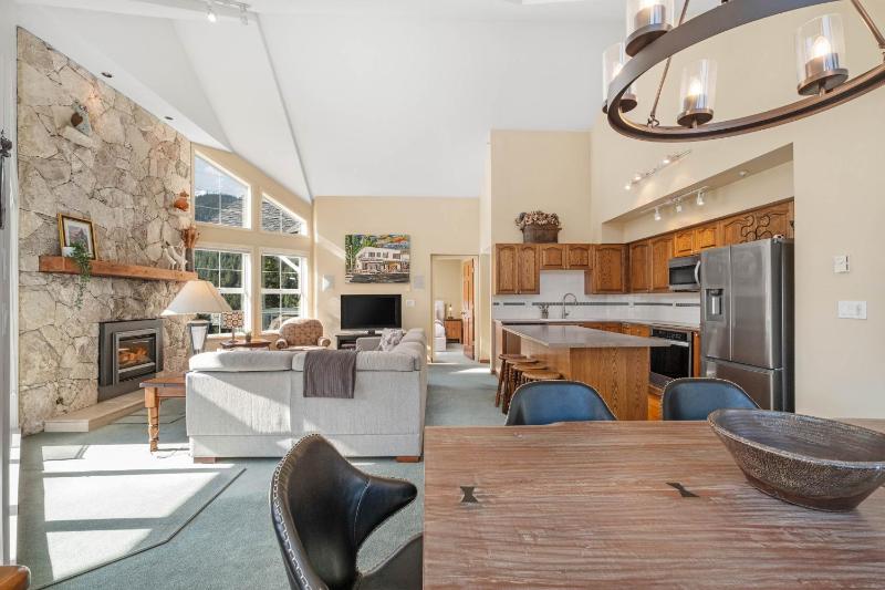 2BR in The Lynx Family Sized Mountain Views Private Balcony Tranquil Location Parking - image 24