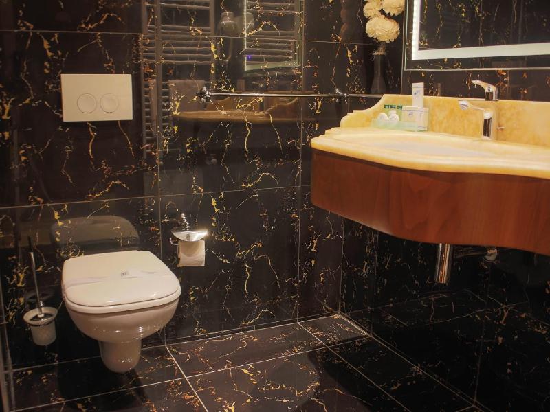 Junior Suite image 2