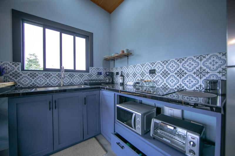 Refugio Turquesa-Luxury Villa with King Bed and Private Jacuzzi Balcony-5 min to La Fortuna - image 10