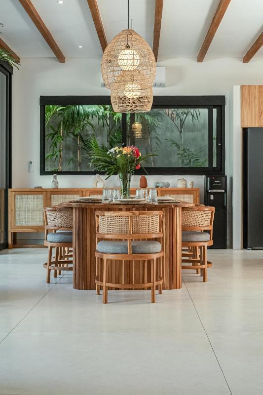 Casa Kameelya - Modern Tropical 4BR Villa in Central Canggu - image 16