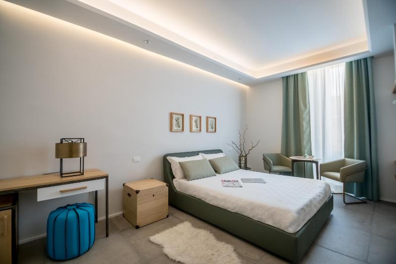 Superior Double Room image 3