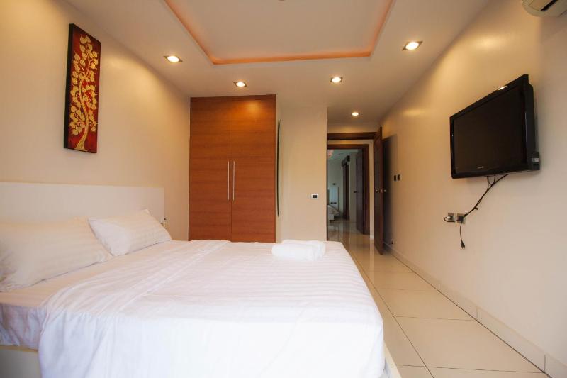 Hyde Park Residence by Pattaya Sunny rentals - image 12
