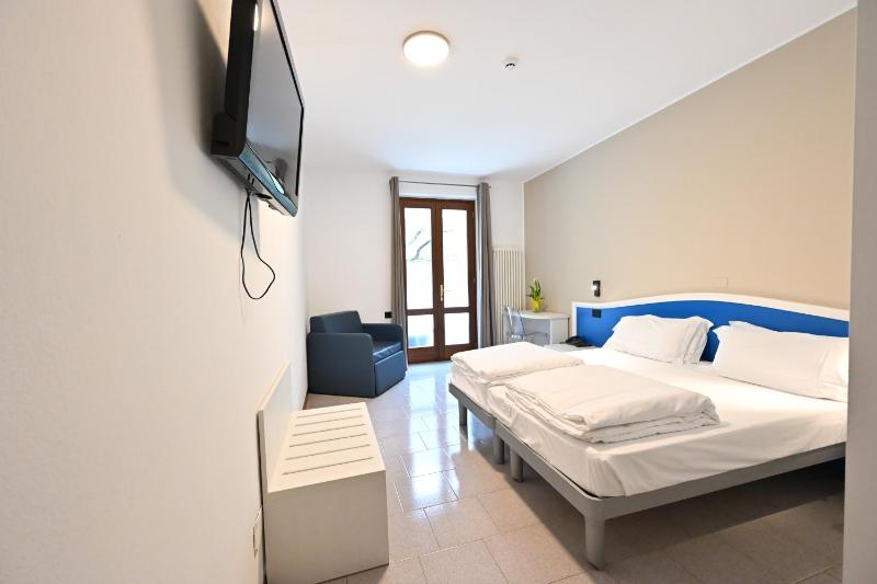 Triple Room with Mountain View image 2