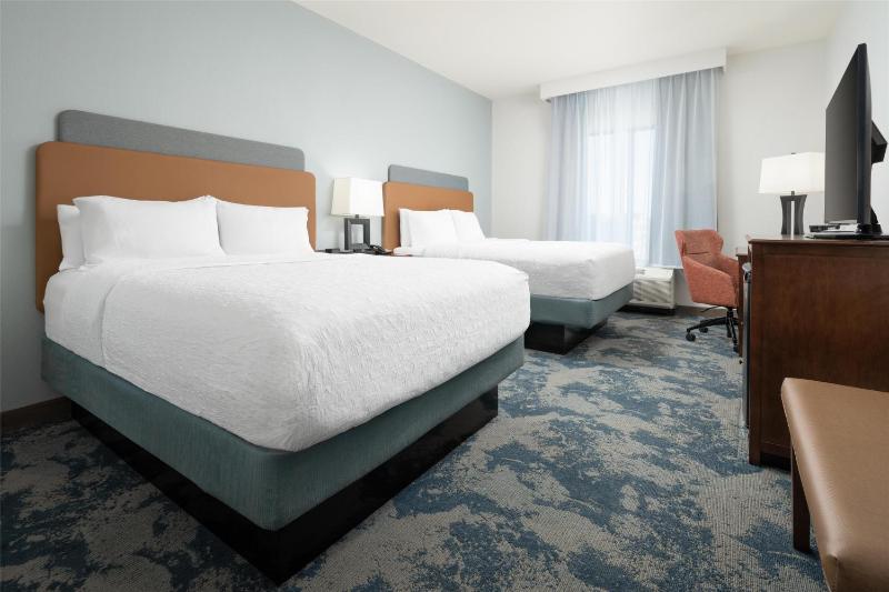 Room with Two Queen Beds - Non-Smoking image 4