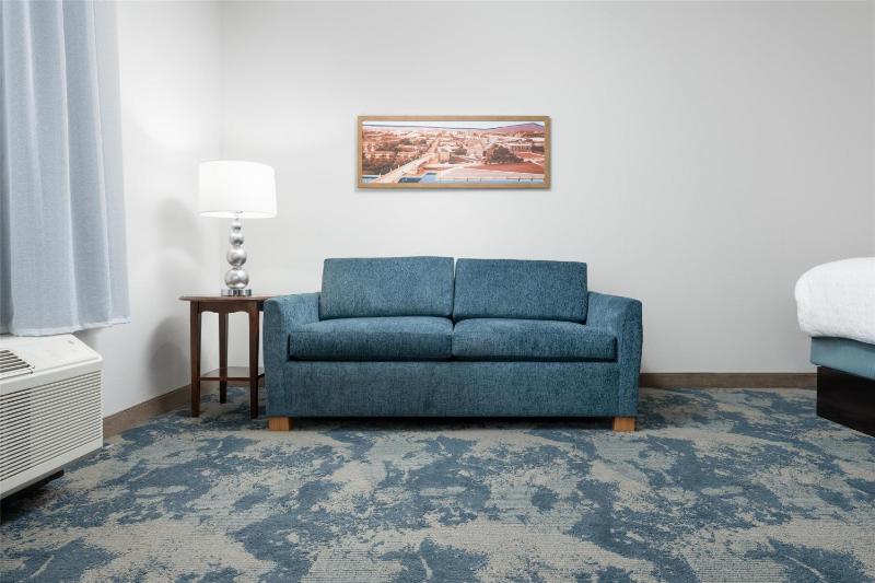 King Room with Sofa Bed - Non-Smoking image 3