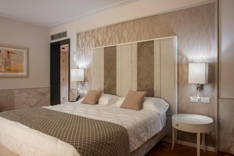 Triple Room with Balcony image 1