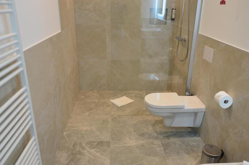 Double Room image 2