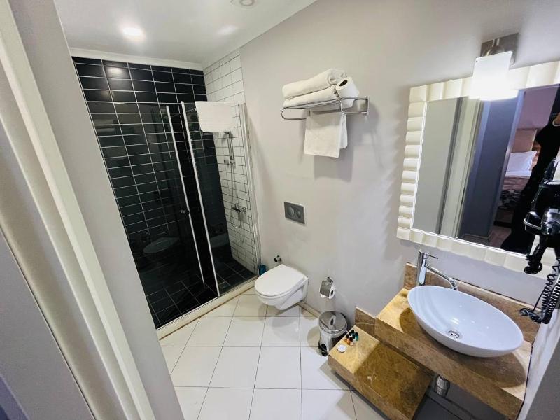 Economy Double Room image 1