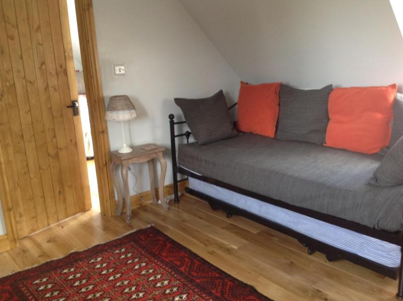 One-Bedroom Apartment with Garden View image 2