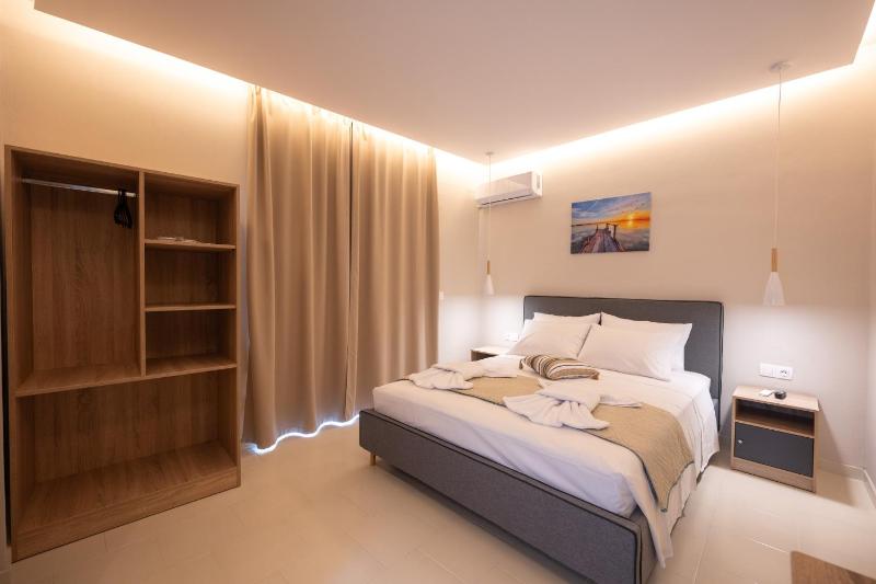 Blue Wave Suites - Ixia - image 2