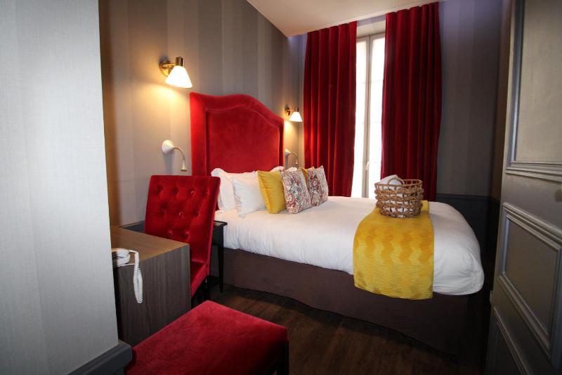 Standard Double Room image 4