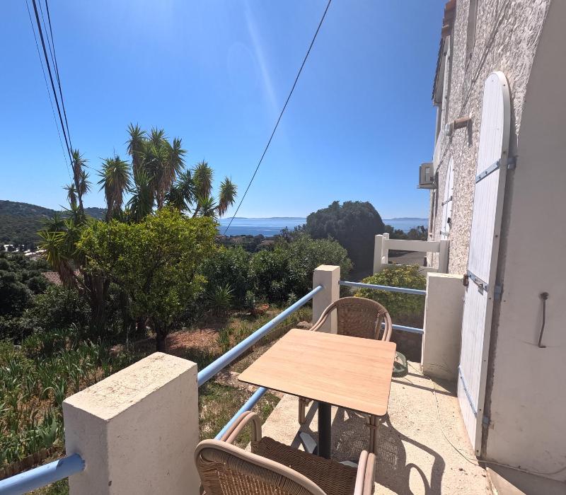 Small Double Room image 3