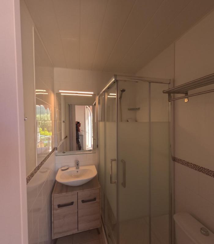 Small Double Room image 2