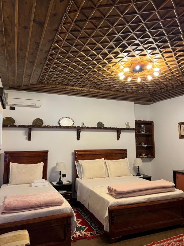 Quadruple Room with Balcony image 1