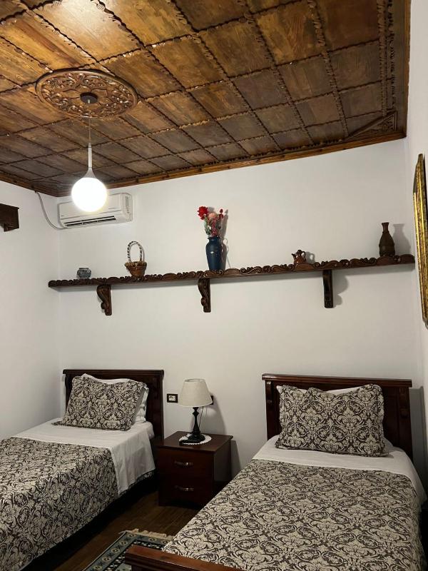 Twin Room image 1