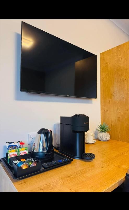 Family Room image 4