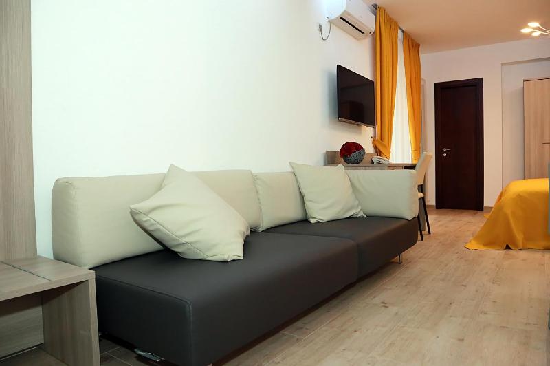 Deluxe Double Room with Spa Bath  image 3