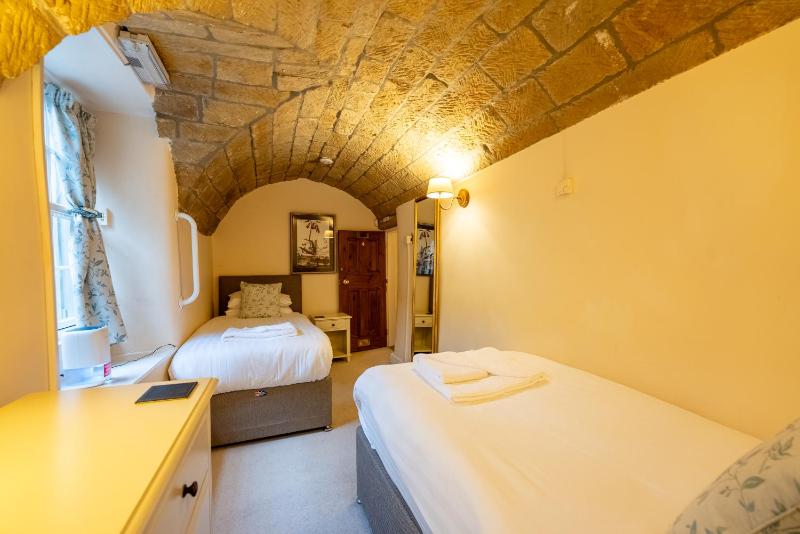 Four-Bedroom House- The Old Wine Cellar  image 3