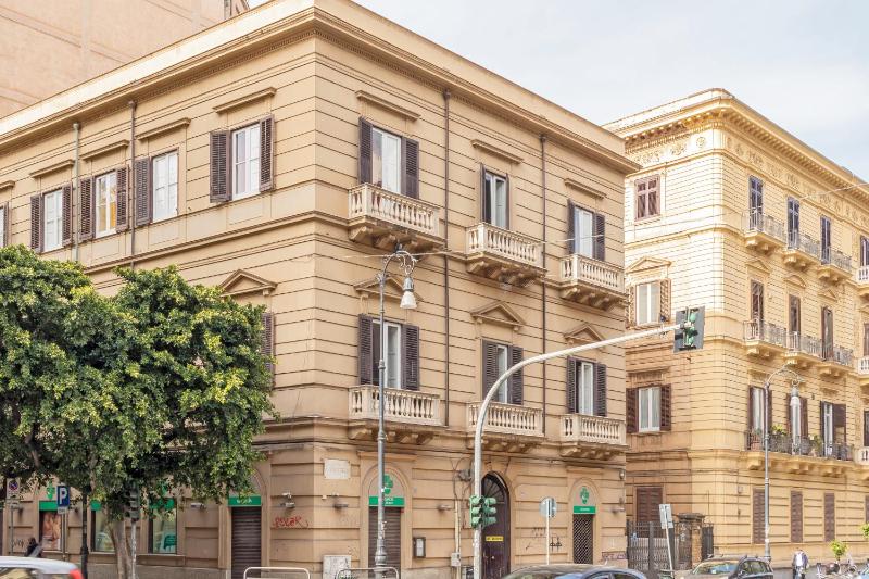 Triple Room with Private Bathroom image 3