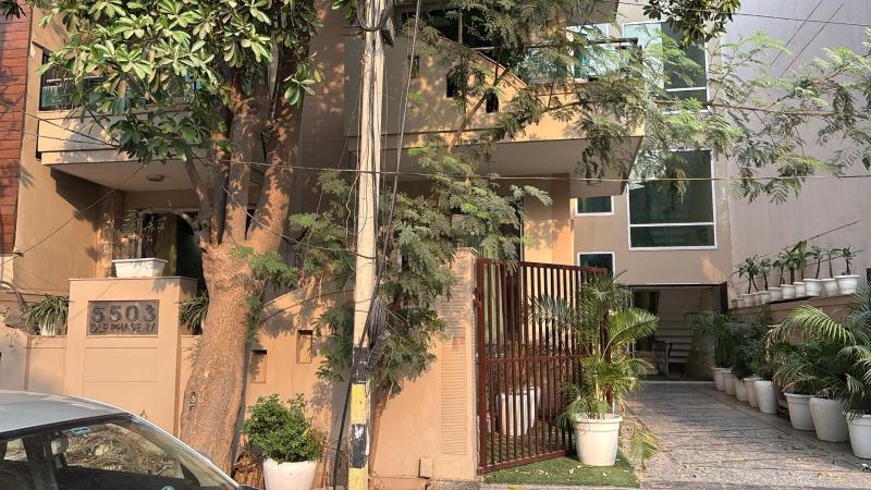 Posh Suites - Golf Course Road - image 28