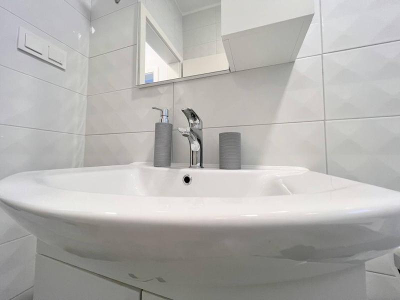 One-Bedroom Apartment with Balcony image 4