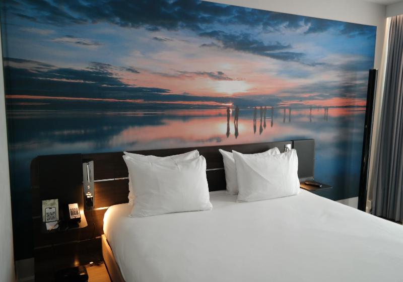 Executive King Room image 4