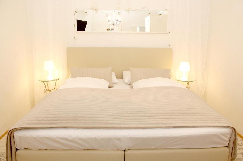 Double Room image 1