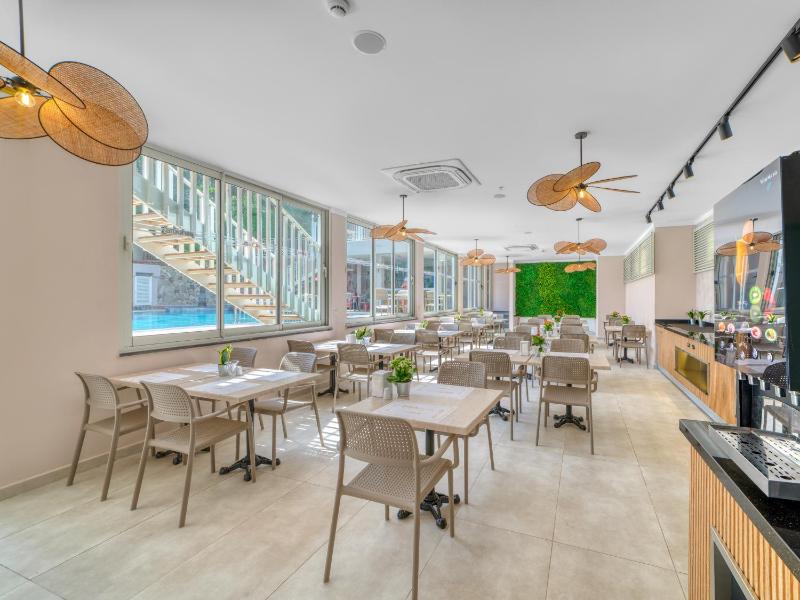 Park Hotel - image 16