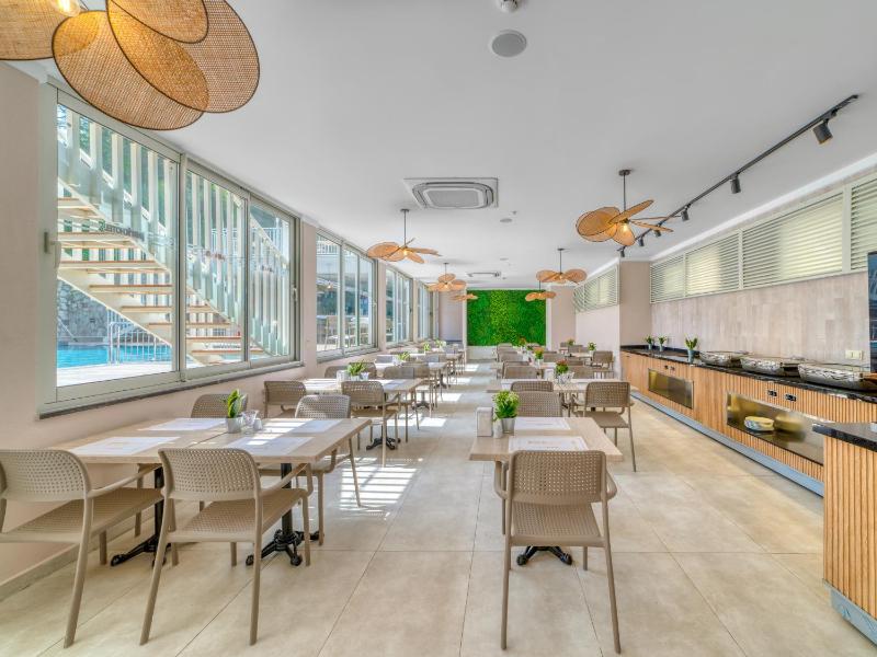 Park Hotel - image 6