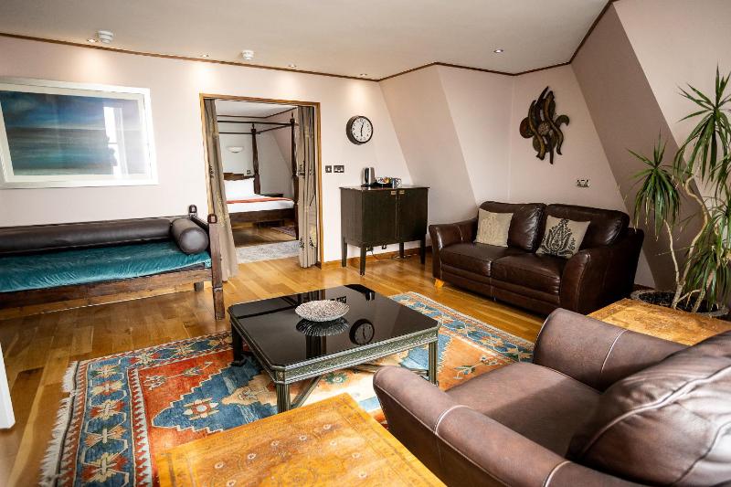 Penthouse Suite image 1