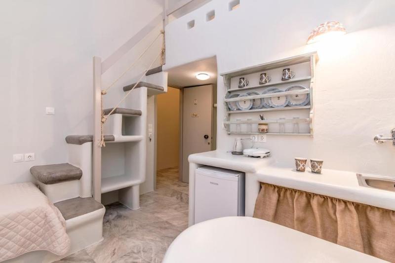 Deluxe Double Room with Sea View image 2