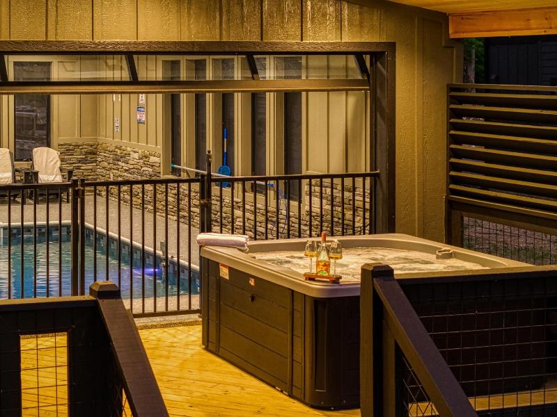 Creekside Splash Free Attraction Tickets Private Indoor Pool Theater Room Game Area Firepit!!! - image 13