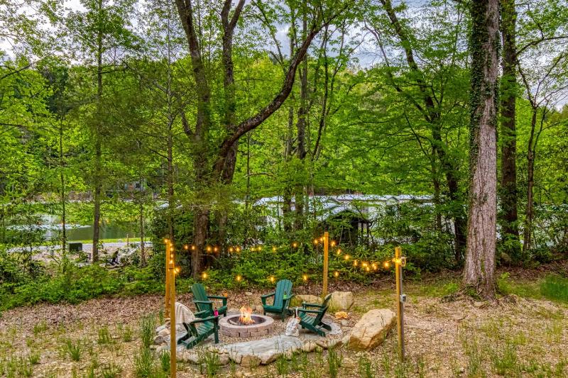 Creekside Splash Free Attraction Tickets Private Indoor Pool Theater Room Game Area Firepit!!! - image 34