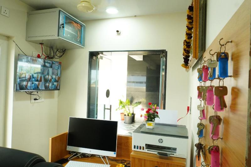 BHARATHI STAYS Ultra luxury rooms 1RK Studio Apartments & 2BHK Apartments - image 12