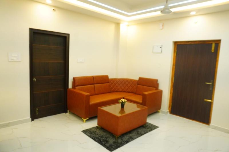 Brand New BHARATHI STAYS Ultra luxury room - image 15