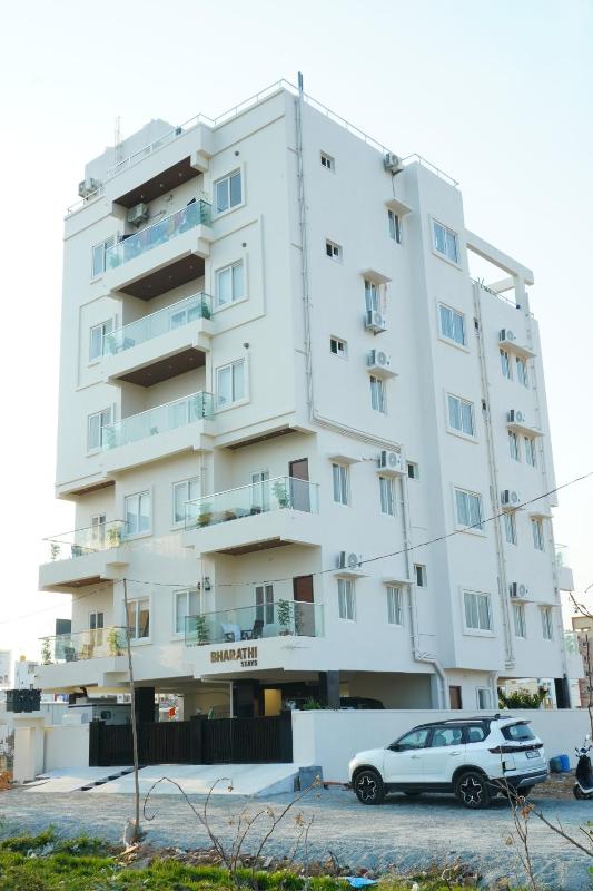 Brand New BHARATHI STAYS Ultra luxury room - image 12