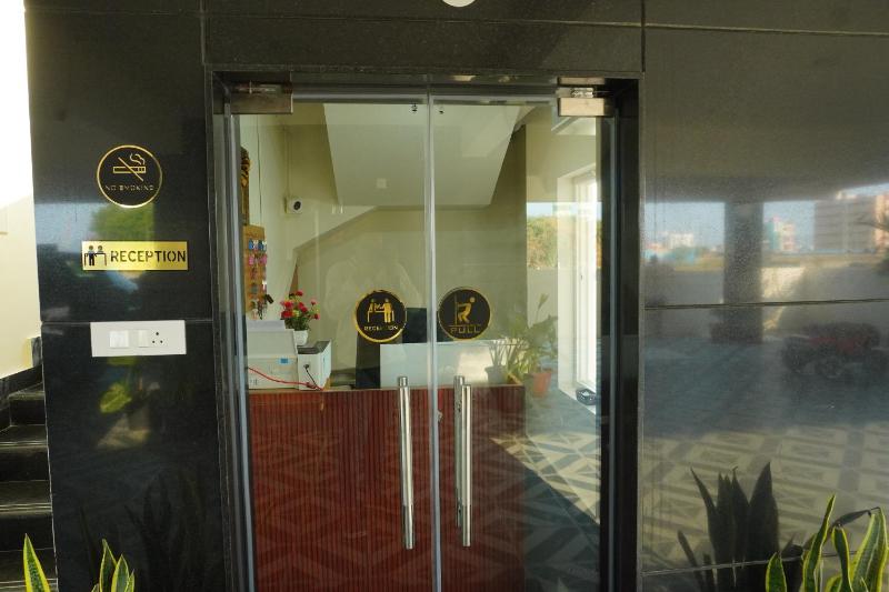 BHARATHI STAYS Ultra luxury rooms 1RK Studio Apartments & 2BHK Apartments - image 8