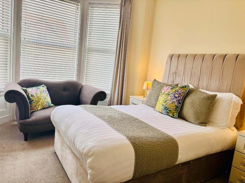 Superior Double Room image 1