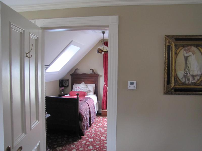 Triple Room with Mountain View image 2