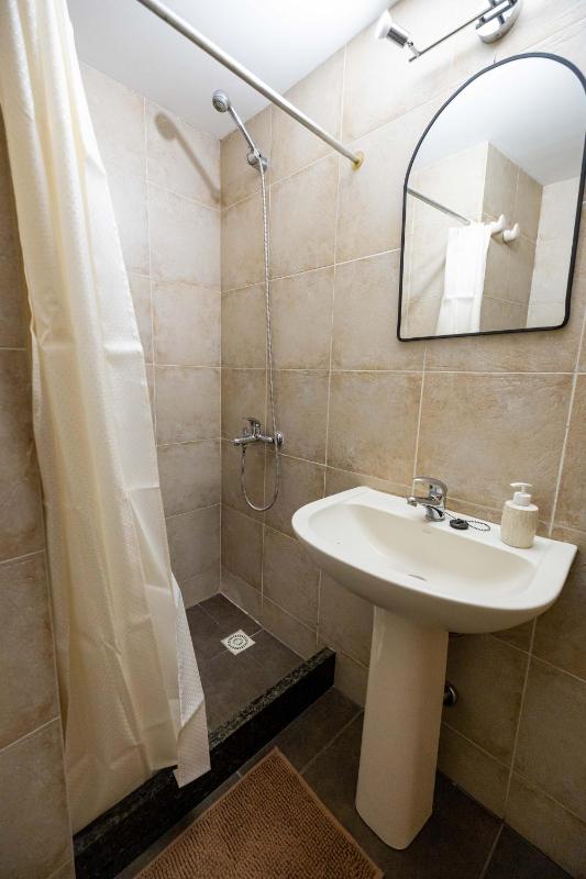 Estratégico apartamento nuevo - image 2