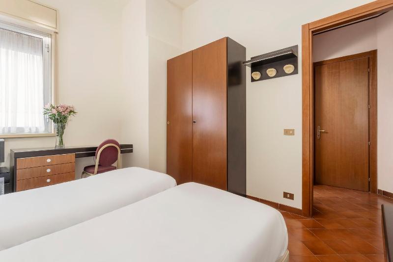 Economy Double or Twin Room image 4
